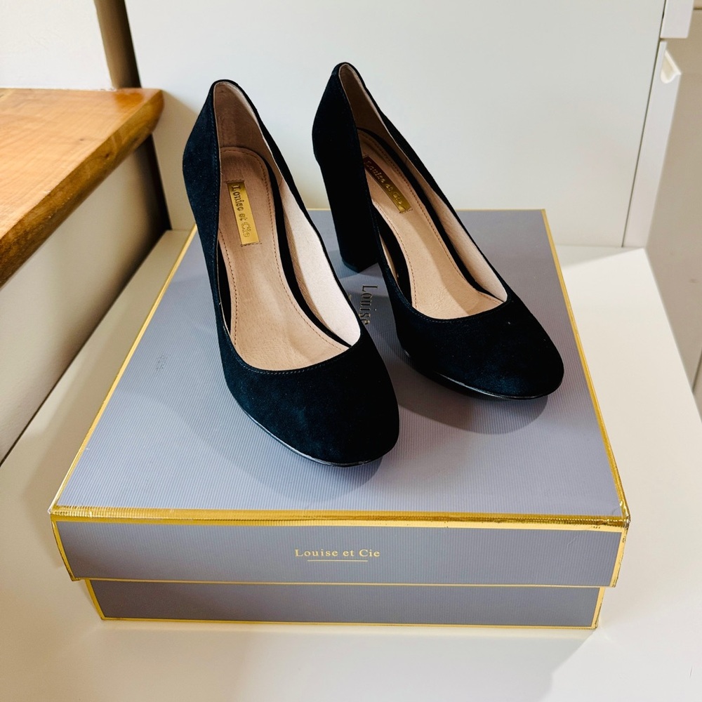 Louise et Cie Black Suede Round-Toe Block Heel Pumps